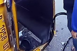 Kecelakaan Angkot dan Truk Tangki di Cipatat Sebabkan Angkot Terguling