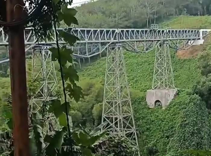 Pria Tanpa Identitas Tewas Tertemper KA Argo Parahyangan di Cikalongwetan, Jatuh ke Jurang 50 Meter